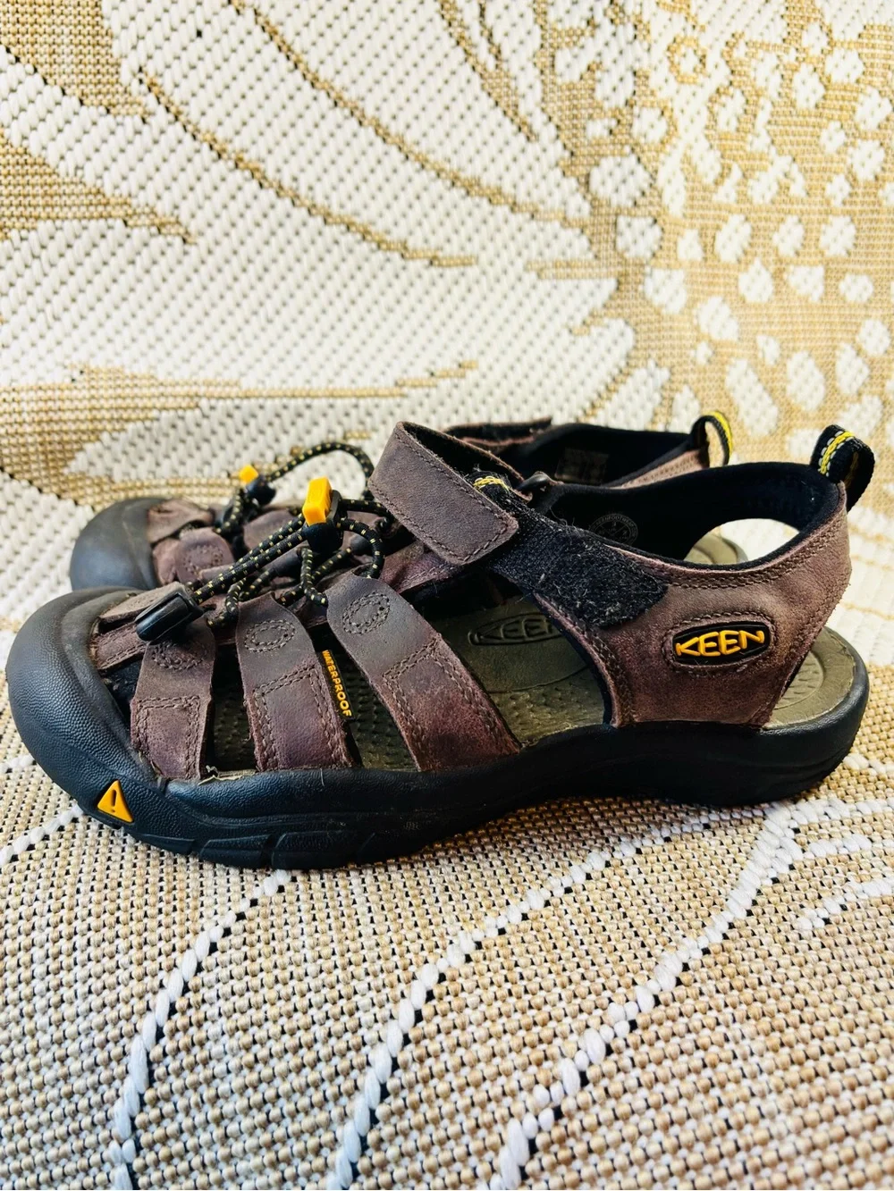 Keen Newport Fisherman Leather Sandals Brown Closed‑Toe Outdoor Shoes Boys Sz 3